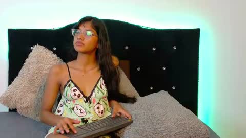 Snapshot of nira_lux chatting on June 24, 2026, 1:59 am Nira Lux online show from June 24, 2026, 1:59 am