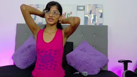 Snapshot of nira_lux chatting on June 25, 2026, 2:00 am Nira Lux online show from June 25, 2026, 2:00 am