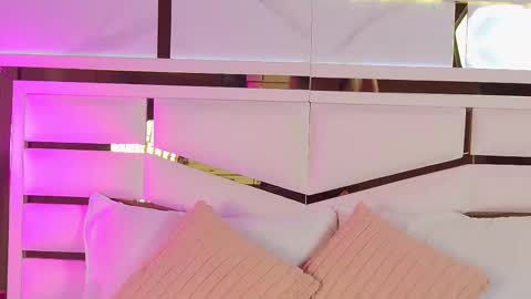 Nixx  online show from November 22, 2025, 3:16 am