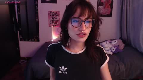 Snapshot of nixxie_ chatting on October 6, 2025, 1:14 am Nixxie online show from October 6, 2025, 1:14 am