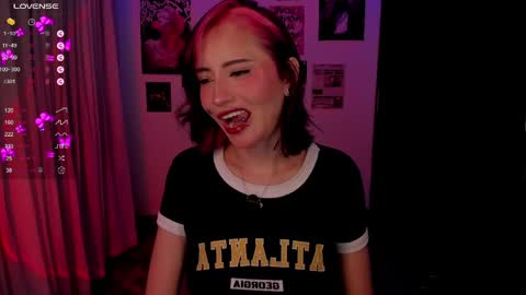 Nixxie  online show from April 29, 2026, 1:21 am