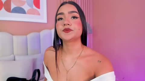 Noa online show from May 5, 2026, 2:41 am