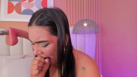 Snapshot of noa_moon chatting on May 15, 2026, 3:02 am Noa online show from May 15, 2026, 3:02 am