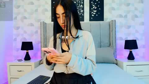 NATHALIA MORENO online show from April 28, 2026, 12:21 pm