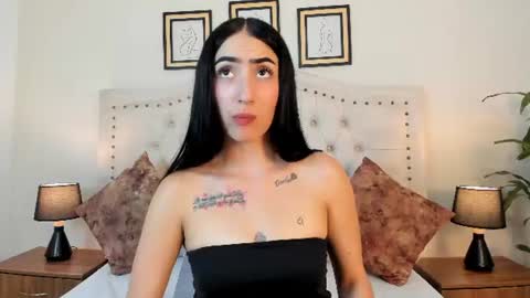 Snapshot of noa_morena chatting on June 16, 2026, 12:30 pm NATHALIA MORENO online show from June 16, 2026, 12:30 pm