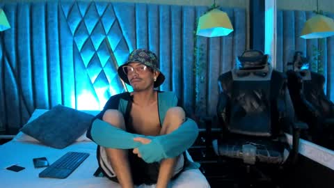 Snapshot of noaahtylor chatting on May 30, 2026, 4:09 am Noah online show from May 30, 2026, 4:09 am
