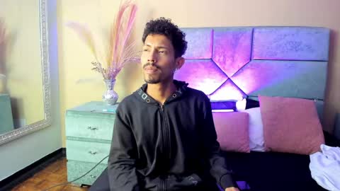 Snapshot of noaahtylor chatting on June 9, 2026, 3:51 am Noah online show from June 9, 2026, 3:51 am