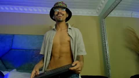 Snapshot of noaahtylor chatting on June 20, 2026, 4:48 am Noah online show from June 20, 2026, 4:48 am