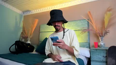 Snapshot of noaahtylor chatting on June 22, 2026, 4:09 am Noah online show from June 22, 2026, 4:09 am
