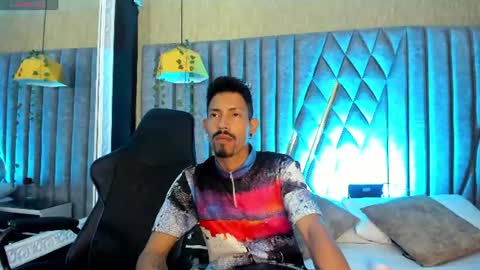Snapshot of noaahtylor chatting on July 10, 2026, 5:01 am Noah online show from July 10, 2026, 5:01 am