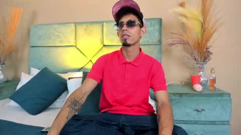 Snapshot of noaahtylor chatting on July 19, 2026, 4:38 am Noah online show from July 19, 2026, 4:38 am