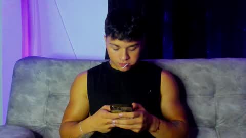 noah_223 online show from December 15, 2025, 4:28 am