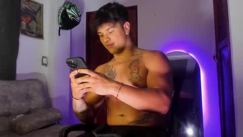 noah_223 online show from May 12, 2026, 3:14 am
