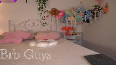 noah__23 online show from May 4, 2026, 10:28 pm