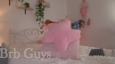 noah__23 online show from May 18, 2026, 10:37 pm