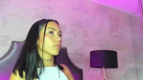 Zoe  online show from May 1, 2026, 3:22 am