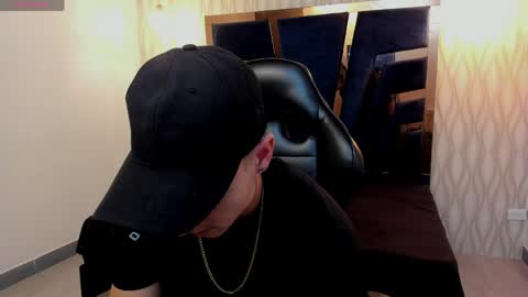 Snapshot of noah_clarkk chatting on May 4, 2026, 5:31 pm Noah online show from May 4, 2026, 5:31 pm
