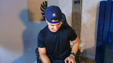 Snapshot of noah_clarkk chatting on May 13, 2026, 5:43 pm Noah online show from May 13, 2026, 5:43 pm
