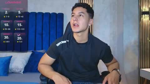 Snapshot of noah_clarkk chatting on June 4, 2026, 5:41 pm Noah online show from June 4, 2026, 5:41 pm