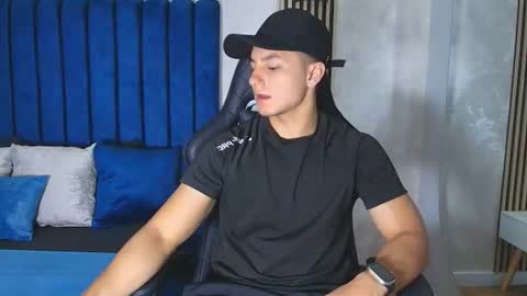 Snapshot of noah_clarkk chatting on June 22, 2026, 5:43 pm Noah online show from June 22, 2026, 5:43 pm