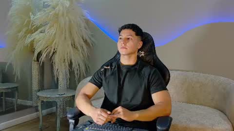 Snapshot of noah_clarkk chatting on June 30, 2026, 5:47 pm Noah online show from June 30, 2026, 5:47 pm