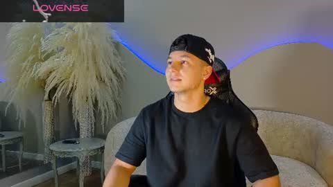Snapshot of noah_clarkk chatting on July 1, 2026, 5:45 pm Noah online show from July 1, 2026, 5:45 pm