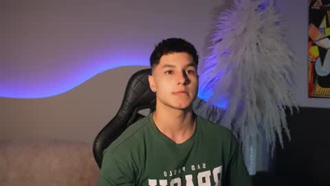 Snapshot of noah_clarkk chatting on July 4, 2026, 6:03 pm Noah online show from July 4, 2026, 6:03 pm