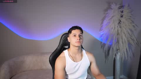 Snapshot of noah_clarkk chatting on July 6, 2026, 5:48 pm Noah online show from July 6, 2026, 5:48 pm
