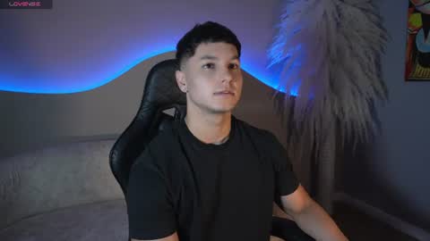 Snapshot of noah_clarkk chatting on July 11, 2026, 5:48 pm Noah online show from July 11, 2026, 5:48 pm