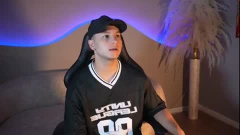 Snapshot of noah_clarkk chatting on July 25, 2026, 7:55 pm Noah online show from July 25, 2026, 7:55 pm