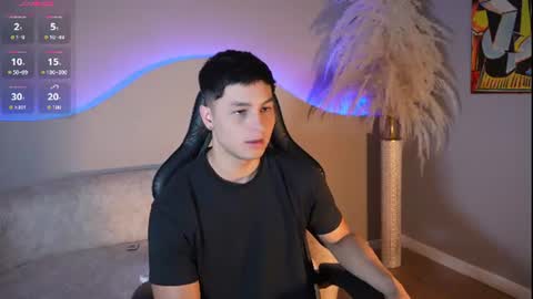 Snapshot of noah_clarkk chatting on July 26, 2026, 4:14 pm Noah online show from July 26, 2026, 4:14 pm