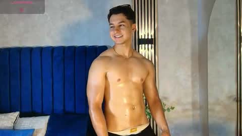 Snapshot of noah_clarkk chatting on July 28, 2026, 8:52 pm Noah online show from July 28, 2026, 8:52 pm