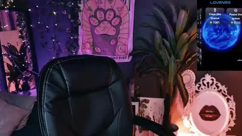 REAL name LiaDM are always open online show from March 27, 2026, 4:07 pm