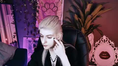 Snapshot of noah_elmer chatting on May 15, 2026, 3:41 pm REAL name LiaDM are always open online show from May 15, 2026, 3:41 pm