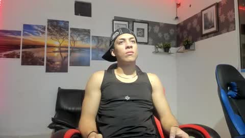 noah_flynn1 online show from March 11, 2026, 8:42 am