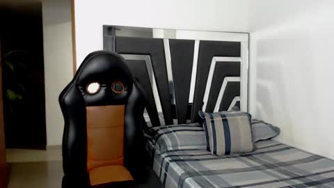 Snapshot of noah_harris01 chatting on September 19, 2025, 9:43 am Noah Harris01 online show from September 19, 2025, 9:43 am