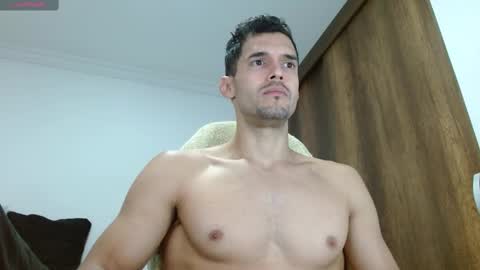 Snapshot of noah_jhonsonn chatting on March 4, 2025, 12:44 pm Noah online show from March 4, 2025, 12:44 pm