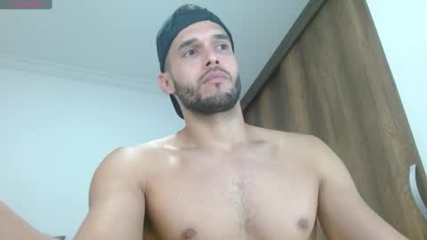 Snapshot of noah_jhonsonn chatting on October 2, 2025, 2:13 pm Noah online show from October 2, 2025, 2:13 pm