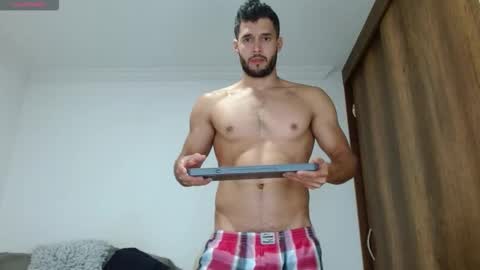 Snapshot of noah_jhonsonn chatting on October 21, 2025, 2:40 pm Noah online show from October 21, 2025, 2:40 pm