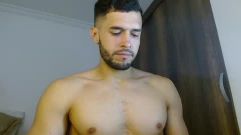 Snapshot of noah_jhonsonn chatting on May 3, 2026, 11:49 am Noah online show from May 3, 2026, 11:49 am