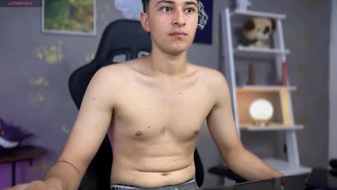 Snapshot of noah_magno chatting on March 26, 2026, 12:33 pm noah online show from March 26, 2026, 12:33 pm