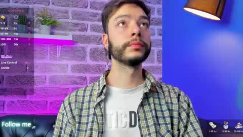 Snapshot of noah_ricci_ chatting on May 17, 2026, 12:01 pm online show from May 17, 2026, 12:01 pm