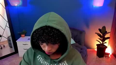 Snapshot of noah_smith04 chatting on November 7, 2025, 4:45 am noah_smith04 online show from November 7, 2025, 4:45 am