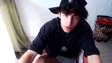 Snapshot of noah_sokolov_ chatting on March 11, 2026, 5:52 pm Kervs online show from March 11, 2026, 5:52 pm