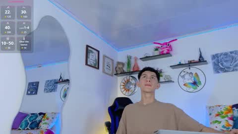 noah tyler  online show from October 7, 2025, 11:46 pm