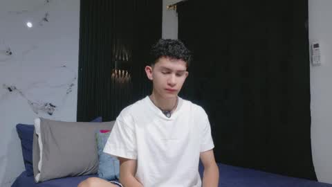 Snapshot of noah_tyler_ chatting on May 24, 2026, 12:15 am noah tyler online show from May 24, 2026, 12:15 am