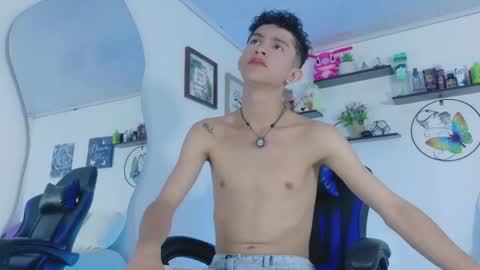 Snapshot of noah_tyler_ chatting on June 4, 2026, 6:14 pm noah tyler online show from June 4, 2026, 6:14 pm