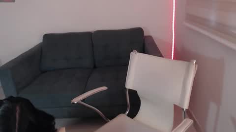 noah_white3 online show from February 27, 2025, 4:10 pm