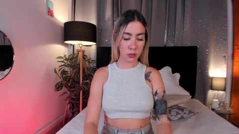 Snapshot of noahandlauren chatting on January 20, 2025, 12:25 am . . online show from January 20, 2025, 12:25 am