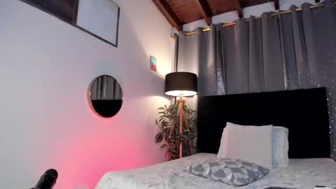 Snapshot of noahandlauren chatting on January 26, 2025, 10:46 pm . . online show from January 26, 2025, 10:46 pm